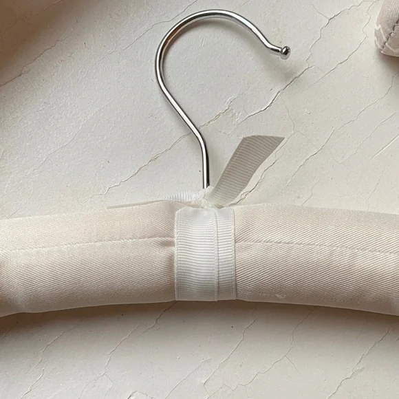 Elegant Cream Padded Hangers - Picture 3 of 3
